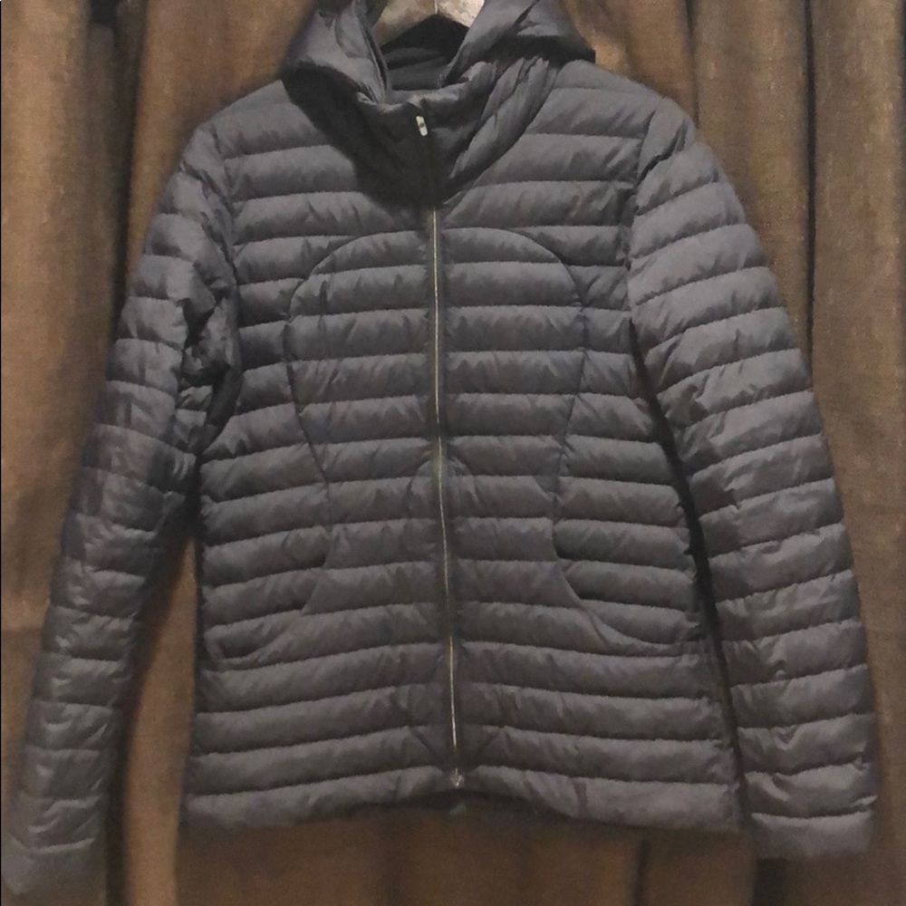 Lululemon lightweight puffers coat